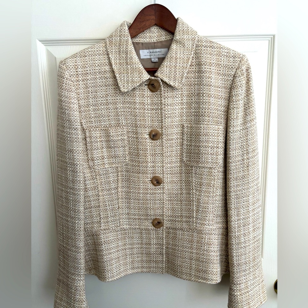 NWOT TAHARI PLAID LONG SLEEVE BEIGE FOUR BUTTON FULLY LINED NEUTRAL JACKET - Picture 2 of 14